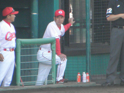 高信二コーチ（福井県営野球場）